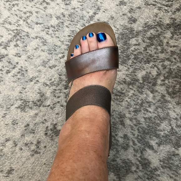 OBTB WEDGE GOLD/Brass in color - Picture 4 of 7